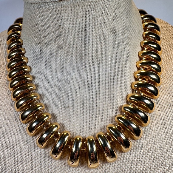 Anne Klein Jewelry - Vintage Anne Klien chunky link collar necklace gold tone toggle clasp